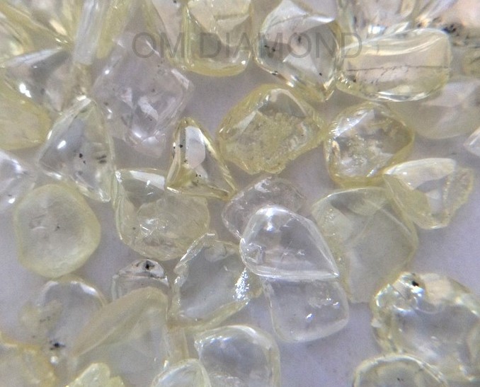 Yellowish White Crystal Rough Diamonds